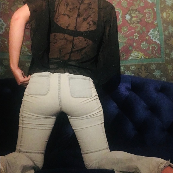 Black sheer bell sleeve embroidered vintage top - Picture 4 of 4